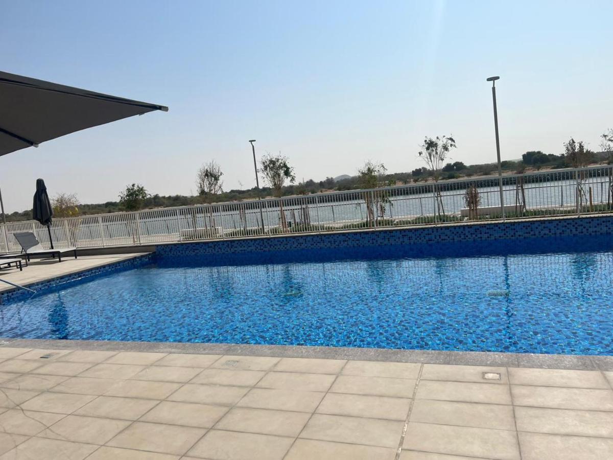 Next To Yas Island'S Gems - Canal+Pool View Lägenhet Abu Dhabi Exteriör bild